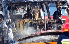 20-letni bus nagle doszczętnie spłonął. A czym wasze dzieci jeżdżą do szkoły?