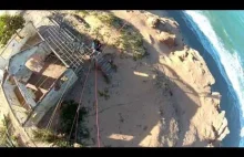 Paralotniowy tandem nad plażą w Brazylii