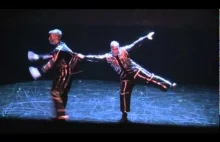 Niesamowity pokaz robot dance