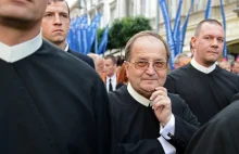 Politycy PiS za darmo pracują dla ojca Tadeusza Rydzyka
