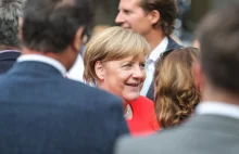 Niemcy. Angela Merkel obrzucona pomidorami na wiecu w Heidelbergu