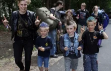 Wycieczka przedszkolaków na festiwal metalowy