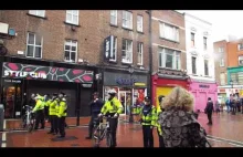 Mieszkańcy Dublina brutalnie przepędzają grupę Polaków