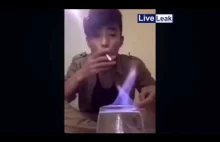 Chińczyk podpala swoje jajka