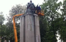 Pomnik Żołnierzy Radzieckich w Katowicach zdemontowany ZDJĘCIA