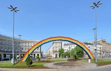 Tęcza jeszcze w tym miesiącu zniknie z Placu Zbawiciela