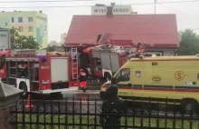 Sokółka: Wóz strażacki uderzył w dom. Cztery osoby ranne [WIDEO]