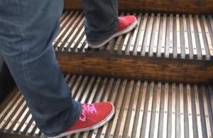 Ostatnie drewniane schody ruchome w londyńskim metrze przeszły do historii