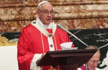 Papież chce debaty o zniesieniu celibatu księży. Powodem spadek powołań.