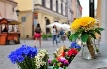 Straż Miejska wlepia mandaty za handel kwiatami w Lublinie