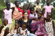 W wieku 23 lat adoptowała 13 dzieci z Ugandy - Dobre Wiadomości