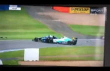 Koszmarny wypadek podczas wyścigu Formuły 4 w Donnington Park