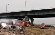 Polacy ws. spalonego mostu mogą słuchać naukowców. W sprawie Smoleńska NIE