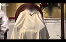 Masturbacja księdza na mszy - Priest is masturbating during holy mass