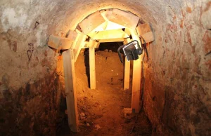 Kilkusetletni podziemny korytarz odkryto w Brzezinach