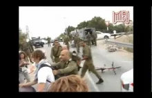 Israeli soldier brutally attack Palestinians activist