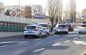 Warszawa. Taksówkarz z pasażerami uciekał przed policją.