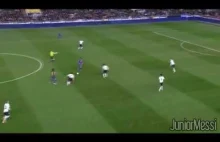 Carles Puyol "zdejmuje gacie przez głowę" piłkarzom Valencii.