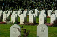 Kierowcy w szkockim Perth jeżdżą między grobami polskich żołnierzy