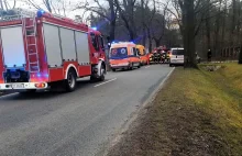 Wypadek w Ligocie Prószkowskiej. Zginęły trzy osoby, w tym niemowlę.