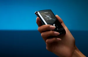 Motorola Razr rozebrana - to smartfon prawie nie do naprawy
