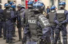 Francja: Policja walczy o odzyskanie dostępu do tzw. zakazanych stref