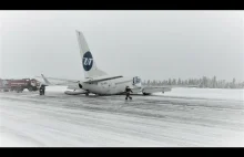 Twarde lądowanie samolotu Boeing 737 linii Utair w Usińsku