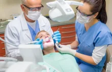 Dentyści: skończmy z fikcją wycen NFZ i dopłacaniem do leczenia pacjenta