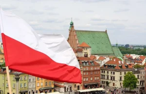 Historyk: Każdy, kto może kopnąć Polskę poniżej pasa, robi to
