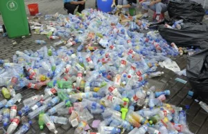 Udawane drugie życie plastiku. Co drugi śmieć nigdy nie trafi do recyklingu