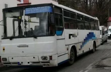 Autobus grozy. Zamiast stać na szrocie, woził dzieci