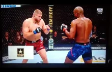 Blachowicz knockout'uje Andersona w walce wieczoru.