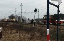 Pociąg zgubił wagony, które zablokowały przejazd
