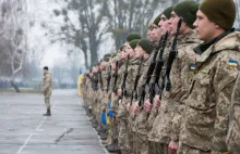 Ministerstwo obrony Ukrainy zapewniło, że nie zrezygnuje z banderowskiego gestu