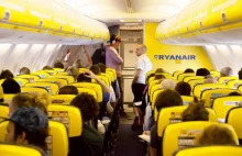 Pasażerowie Ryanaira uwięzieni 6 godzin w samolocie na płycie! W tym...