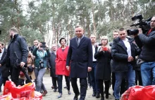 Prezydent Duda odwiedził schronisko dla psów w Łowiczu