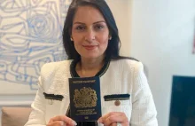 Symbolicznie niebieskie paszporty UK mają być produkowane w Polsce ( ͡º ͜ʖ͡º)