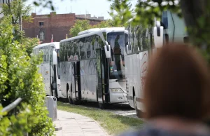 Wrocław - kierowca autokaru: Bezmyślna organizacja ruchu przy PKP.