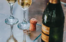 Cava wino musujące - Cava a szampan? jaka jest różnica? | Lora Gourmet