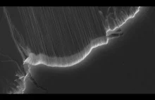 Wyciąganie nanorurkowych włókien pod mikroskopem elektronowym