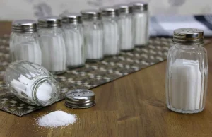 Sól: ile powinniśmy jej jeść, dlaczego soli nie lubi serce, nerki i żołądek