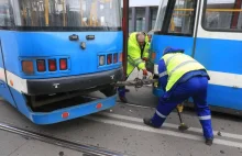 Zablokowane tory, wykolejenia, awarie. Koszmarny poniedziałek dla pasażerów MPK