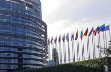 Unia Europejska chce wymusić łatwą wymianę akumulatorów w telefonach