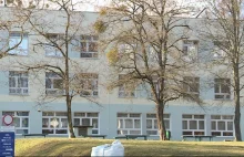 Gdański szpital psychiatryczny -pacjenci na materacach na materacach na podłodze