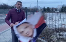 Zerwał plakat Andrzeja Dudy ze swojego płotu. "Oddam go na policję"