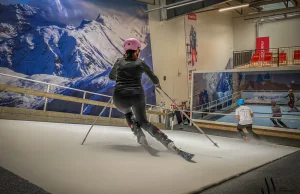 Powstał sztuczny stok dla narciarzy i snowboardzistów [ZDJĘCIA].