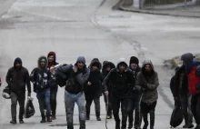 4000 migrantów na granicy turecko-greckiej. Policja użyła gazu łzawiącego