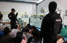 Indonezyjska policja rozbiła fabrykę nielegalnych maseczek.