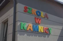 Uczniowie i nauczyciele walczą o swoją szkołę. Czemu nie chce jej burmistrz?