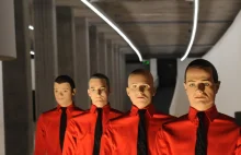 Kraftwerk – giganci elektroniki świętują 50 lat na scenie! Więcej w powiązanych.